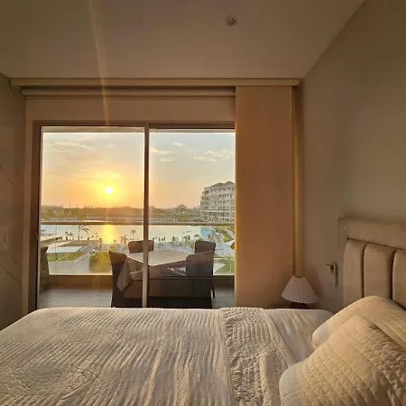 Loft Exclusivo En Baia Kristal Vista Al Apartment